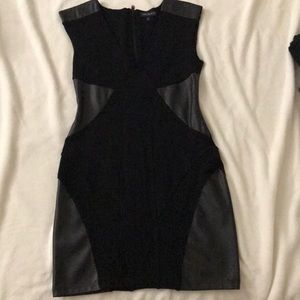 Black cocktail dress. 👗